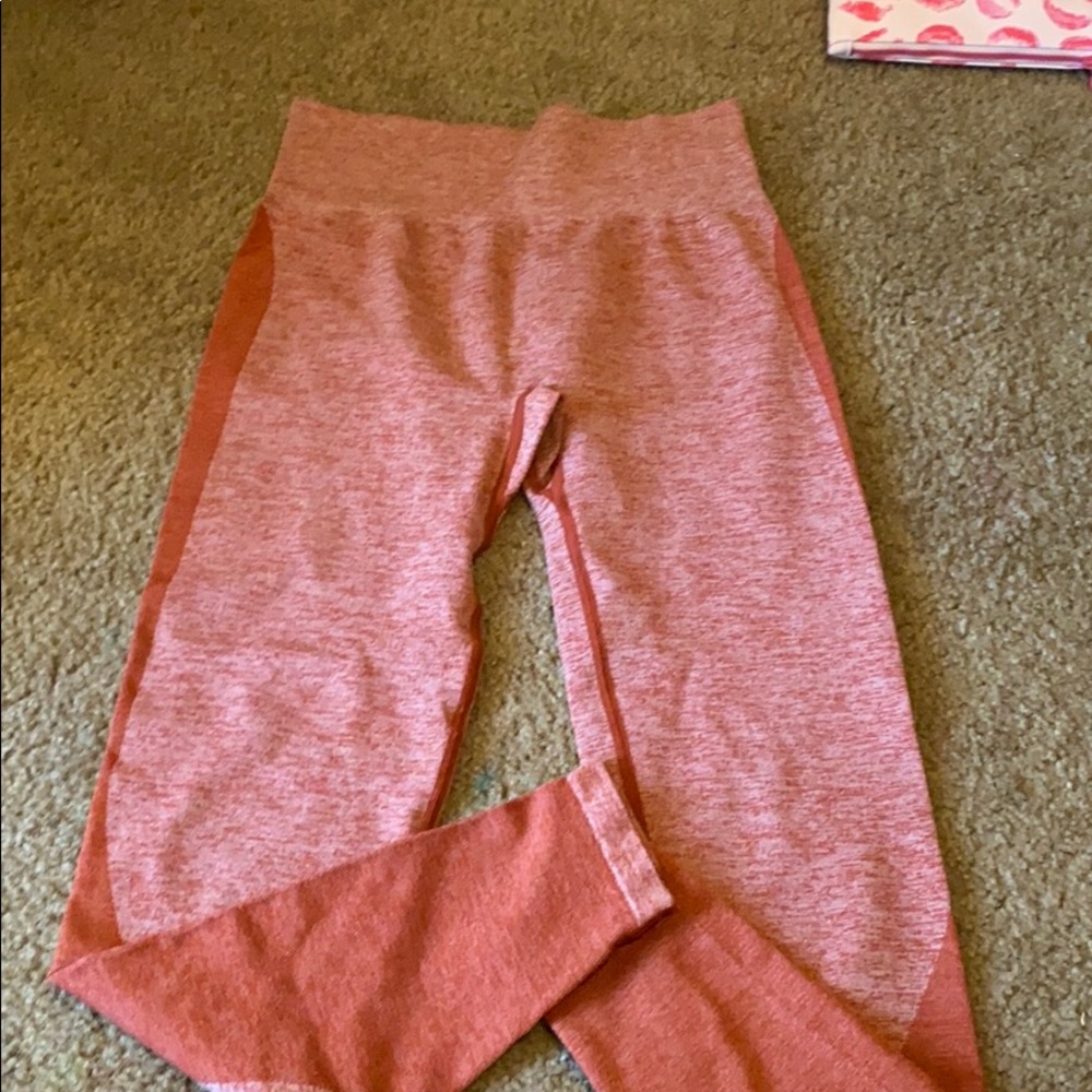 Pink seamless leggings